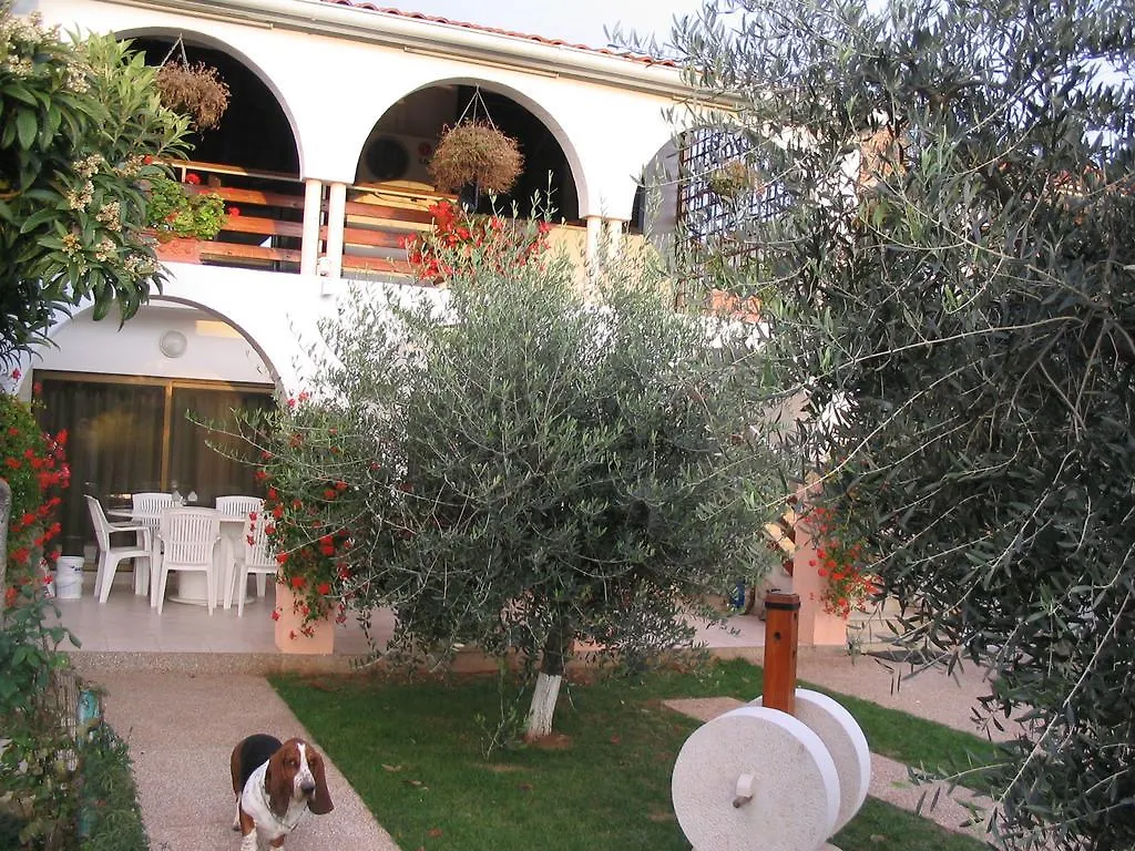 Apartment Dady With A Large Covered Terrace location